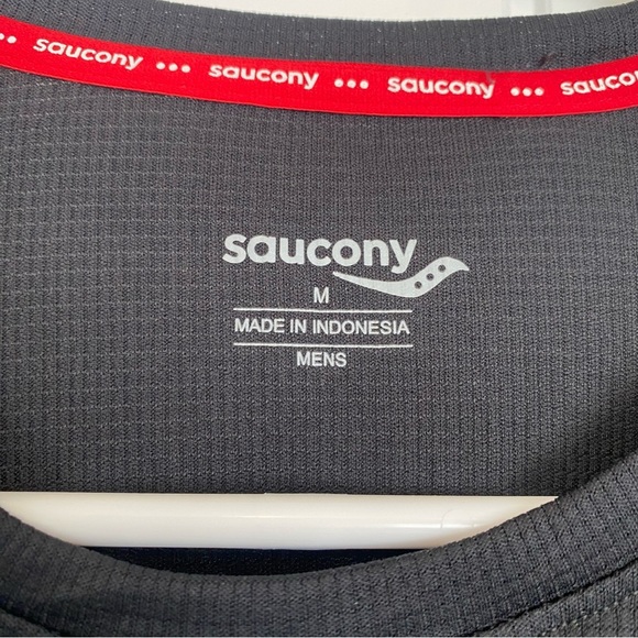 Saucony Men's Black Long Sleeve Athletic Shirt Size Medium - Picture 3 of 5
